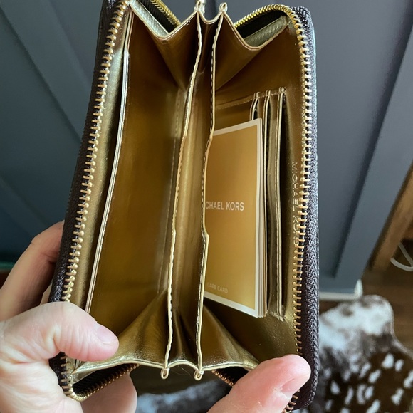 Michael Kors Zip Wristlet - Picture 2 of 4